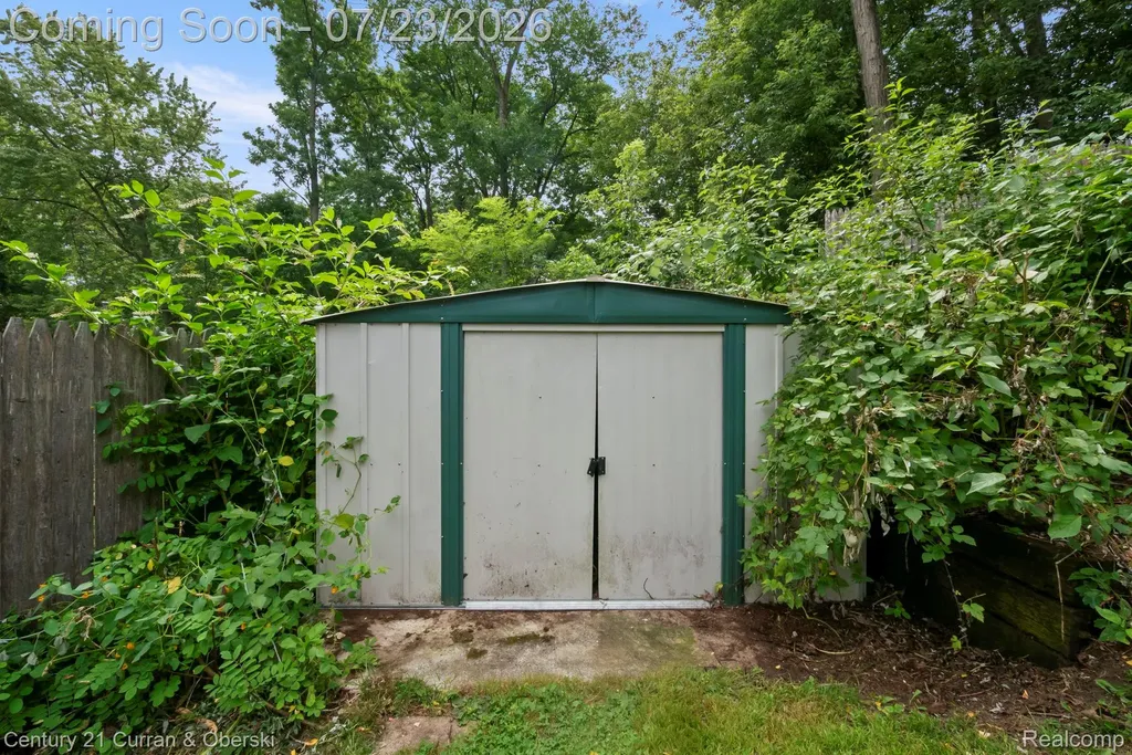 10492 Lake Shore Drive Tyrone Township MI 48430