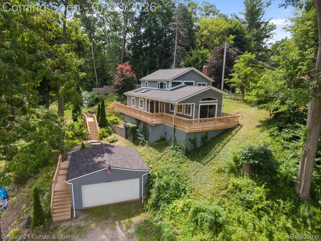 10492 Lake Shore Drive Tyrone Township MI 48430