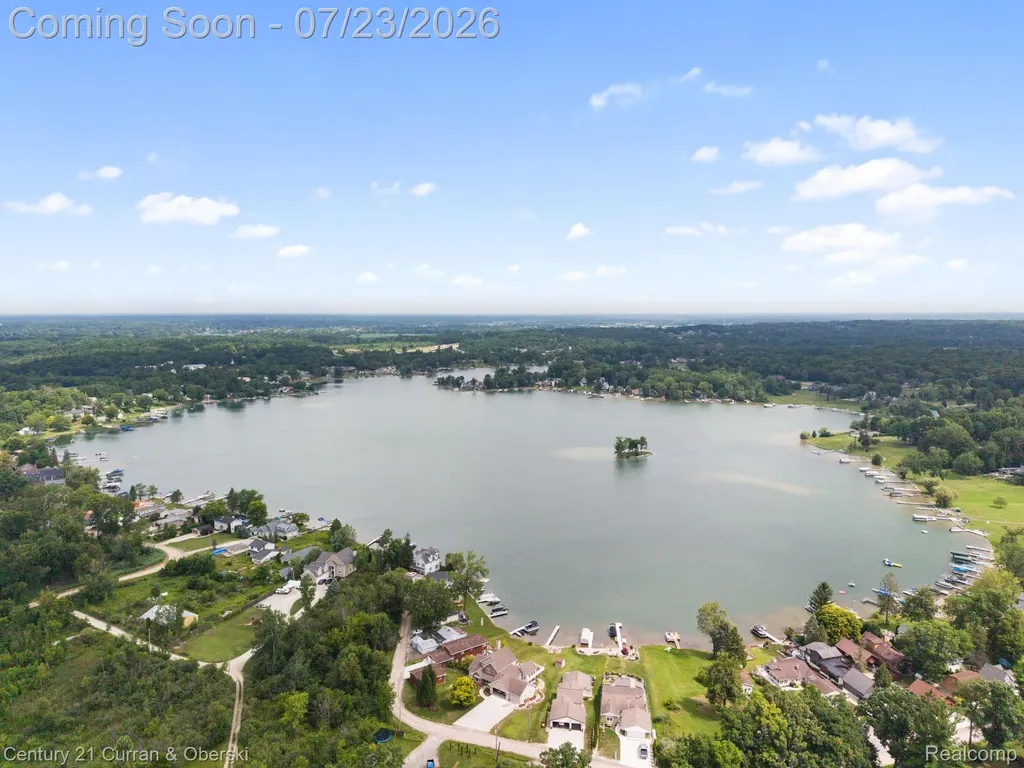 10492 Lake Shore Drive Tyrone Township MI 48430