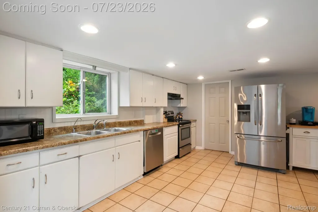 10492 Lake Shore Drive Tyrone Township MI 48430