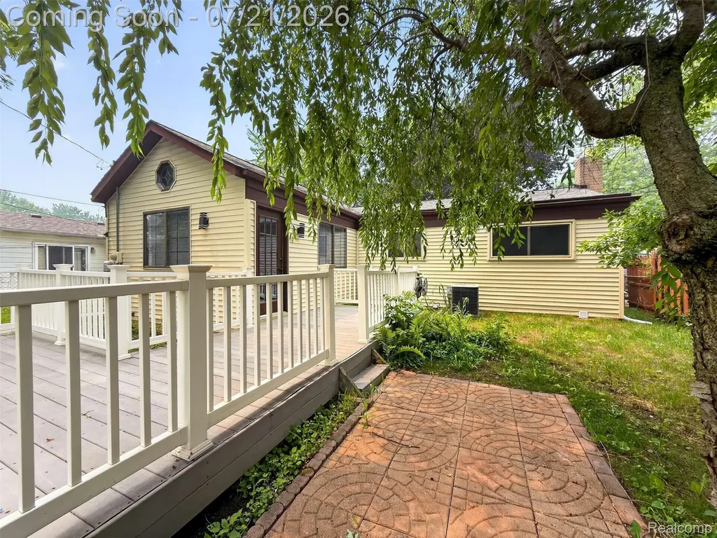 33424 Cheryl Street S Clinton Charter Township MI 48035