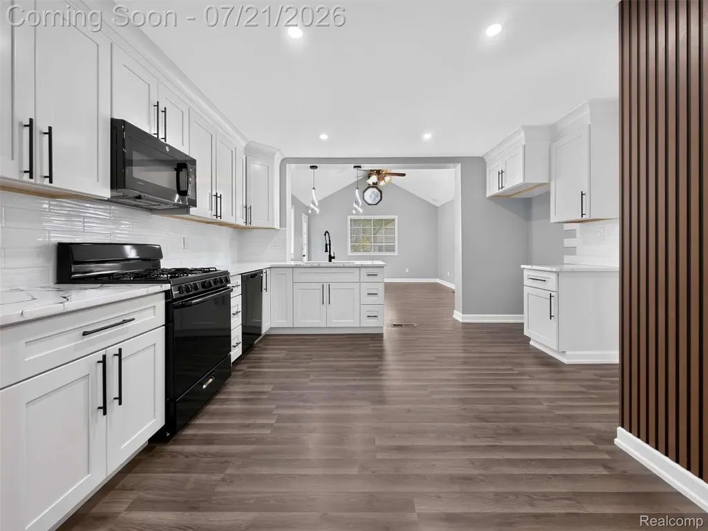 33424 Cheryl Street S Clinton Charter Township MI 48035