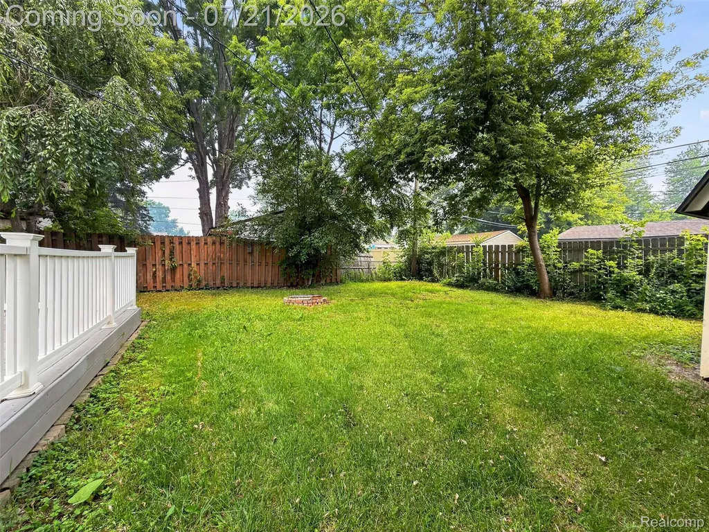 33424 Cheryl Street S Clinton Charter Township MI 48035