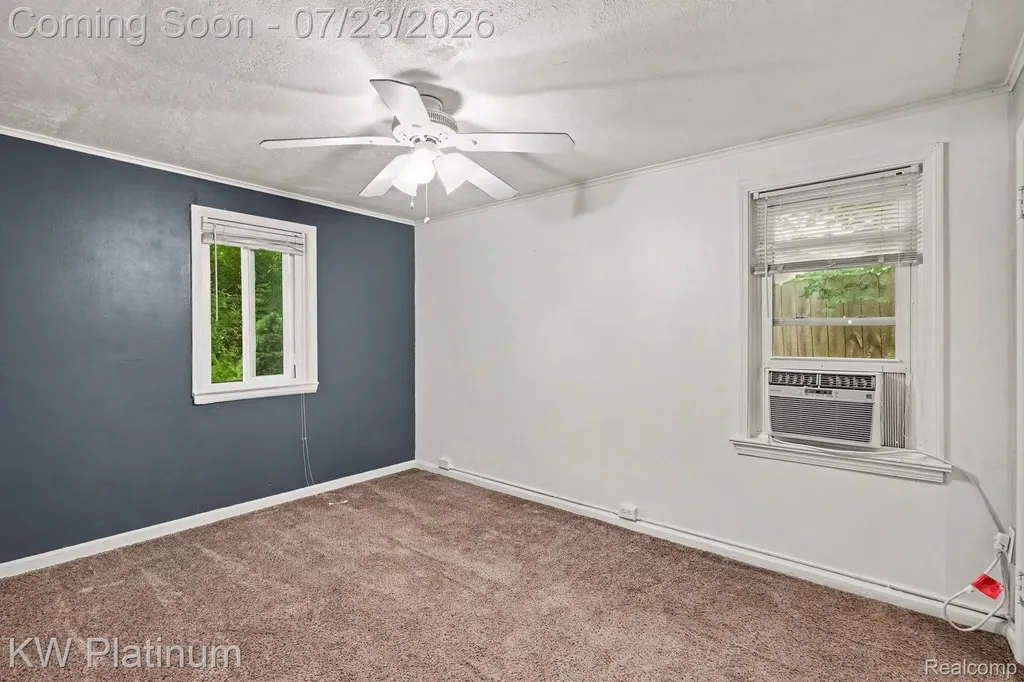 4885 Lakeshore Road Fort Gratiot Charter Township MI 48059