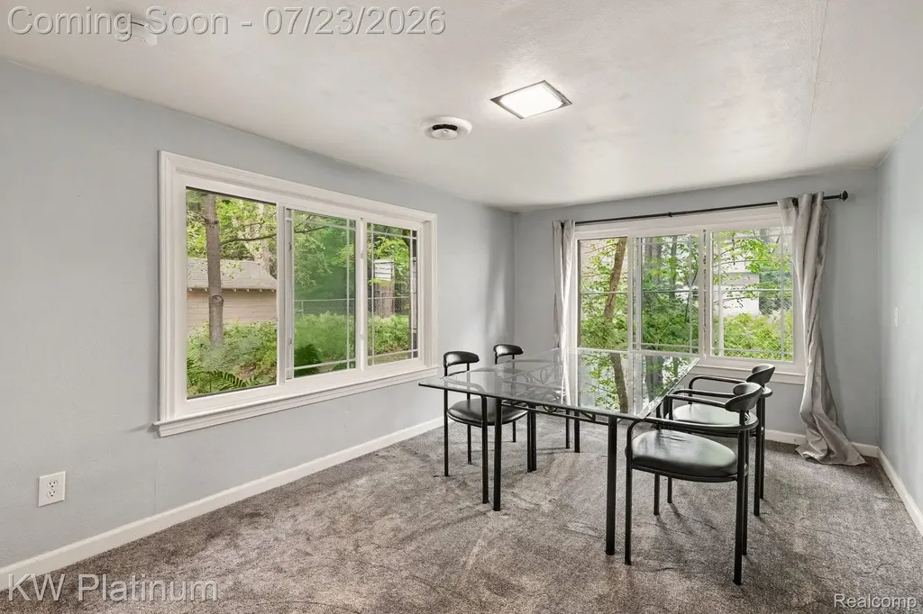 4885 Lakeshore Road Fort Gratiot Charter Township MI 48059