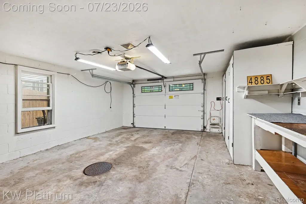 4885 Lakeshore Road Fort Gratiot Charter Township MI 48059