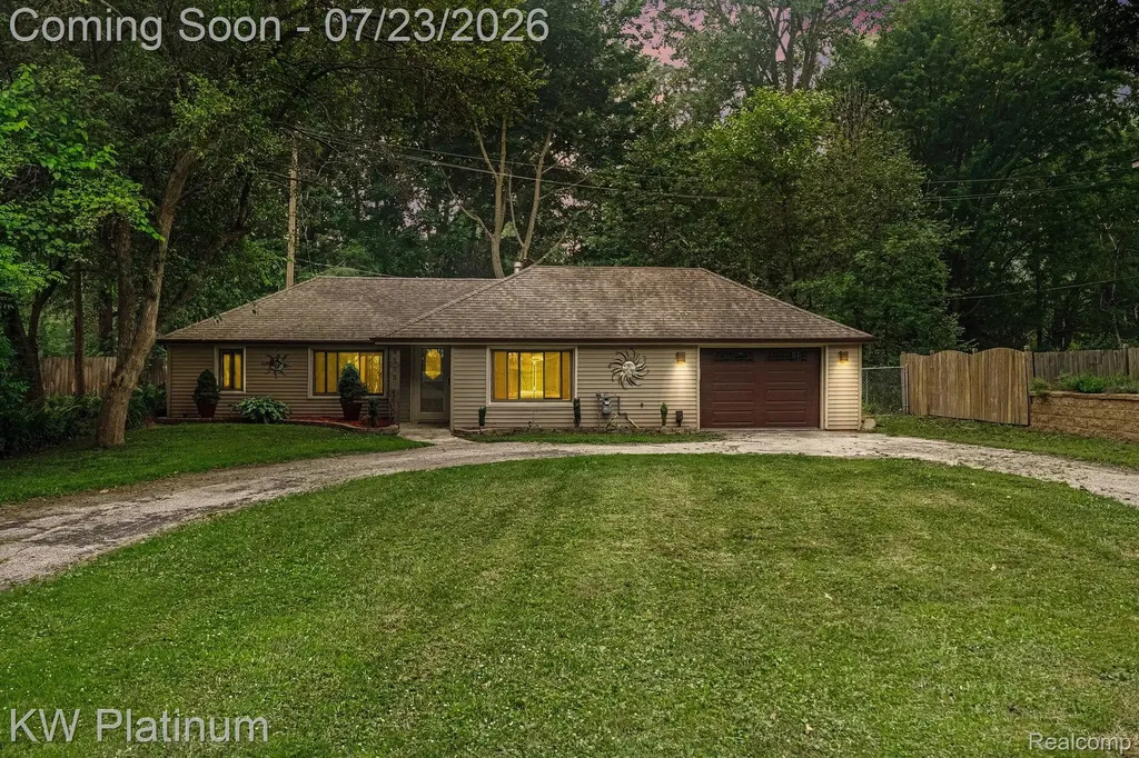 4885 Lakeshore Road Fort Gratiot Charter Township MI 48059