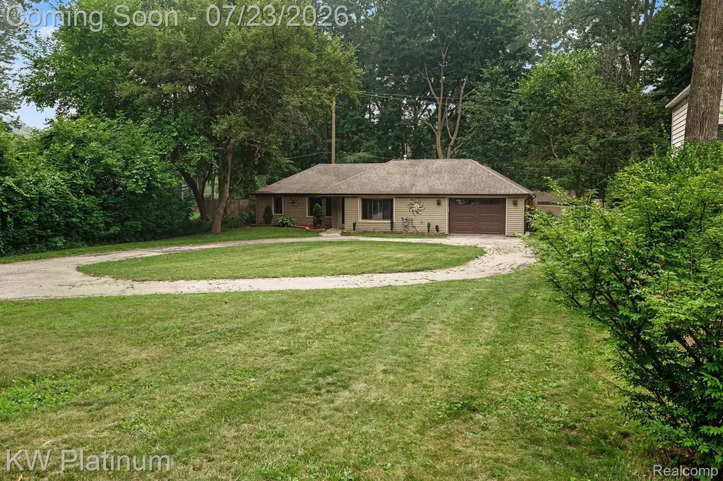 4885 Lakeshore Road Fort Gratiot Charter Township MI 48059
