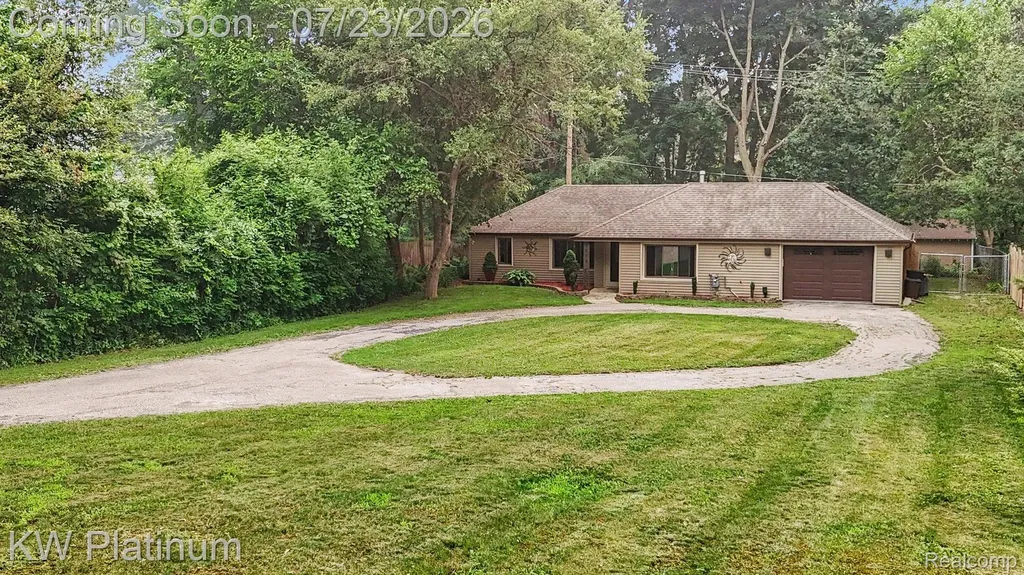 4885 Lakeshore Road Fort Gratiot Charter Township MI 48059