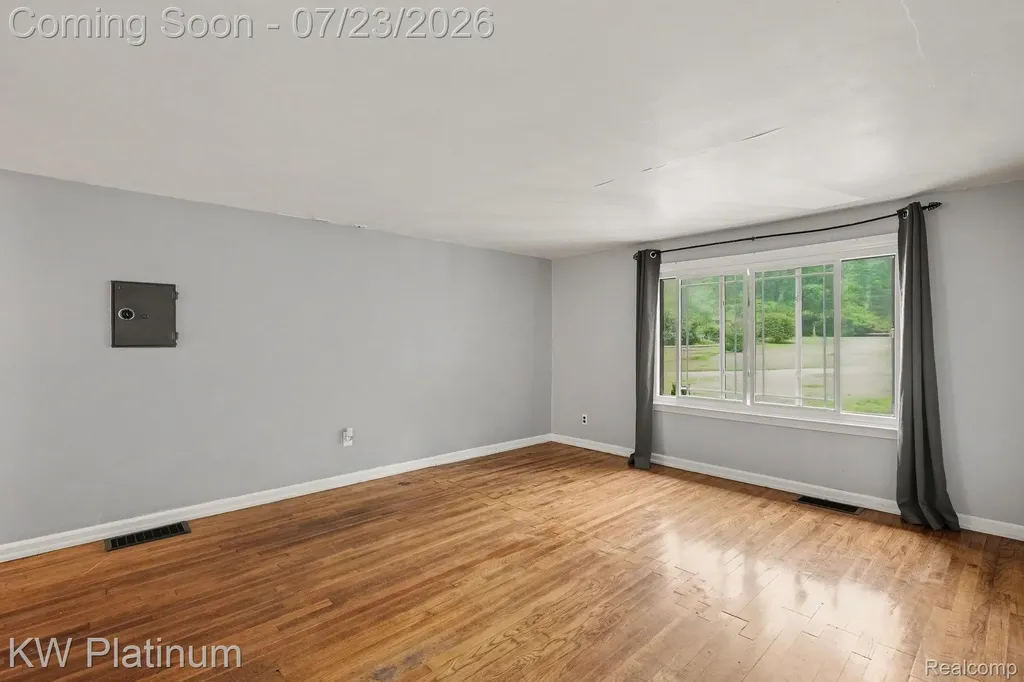 4885 Lakeshore Road Fort Gratiot Charter Township MI 48059