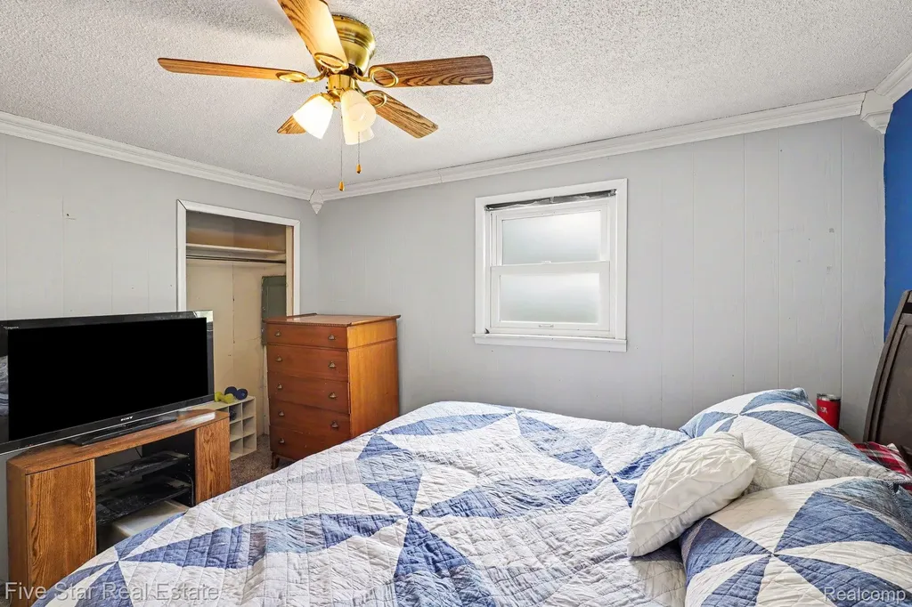 14506 Eddy Lake Road Fenton City MI 48430