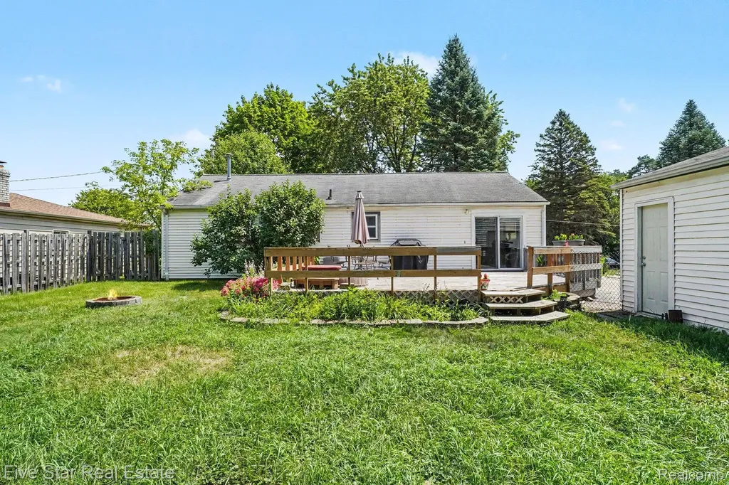 14506 Eddy Lake Road Fenton City MI 48430