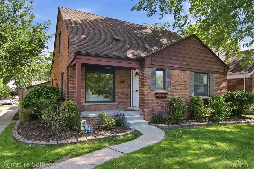 1268 Brys Drive Grosse Pointe Woods City MI 48236