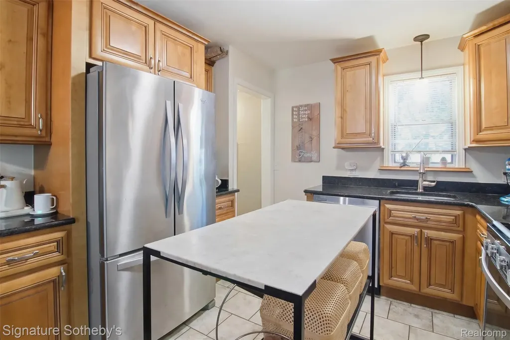 1268 Brys Drive Grosse Pointe Woods City MI 48236