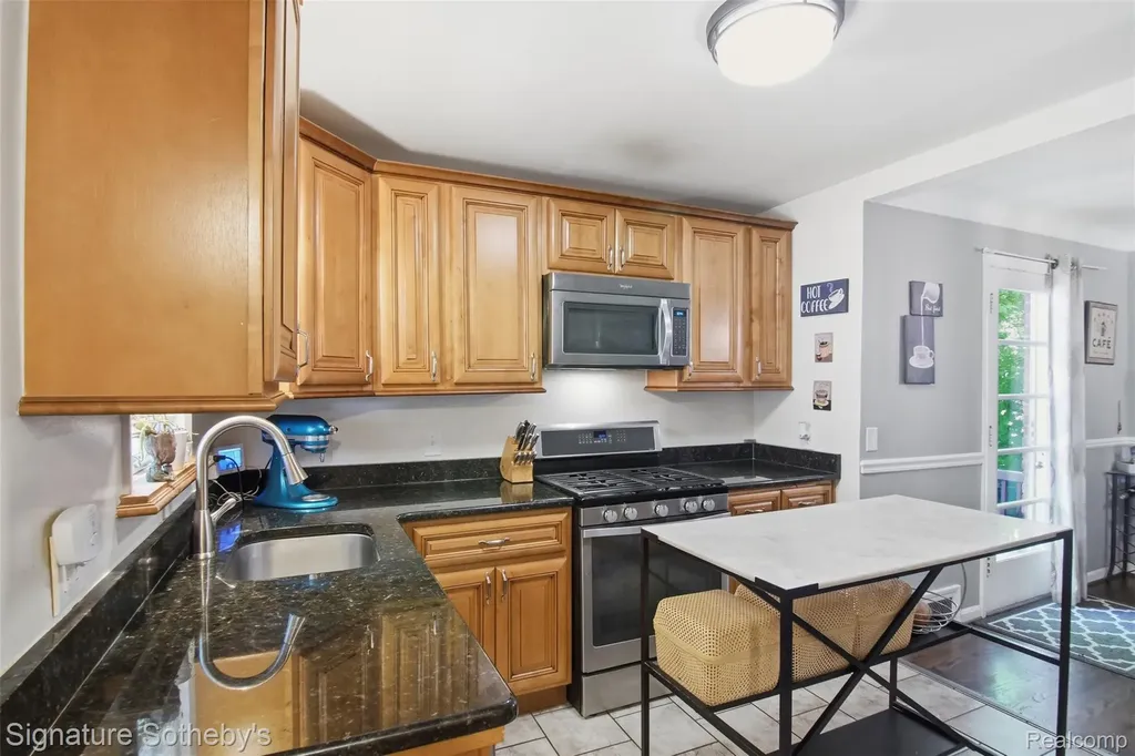 1268 Brys Drive Grosse Pointe Woods City MI 48236
