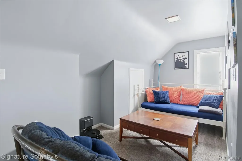 1268 Brys Drive Grosse Pointe Woods City MI 48236