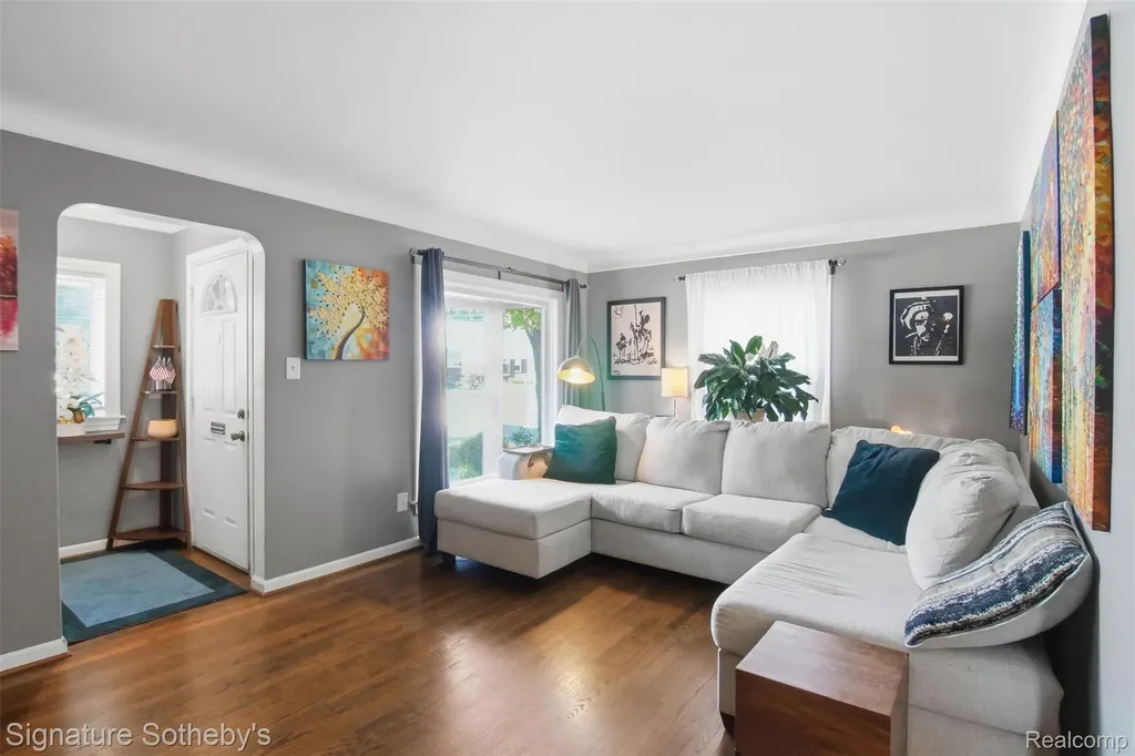 1268 Brys Drive Grosse Pointe Woods City MI 48236