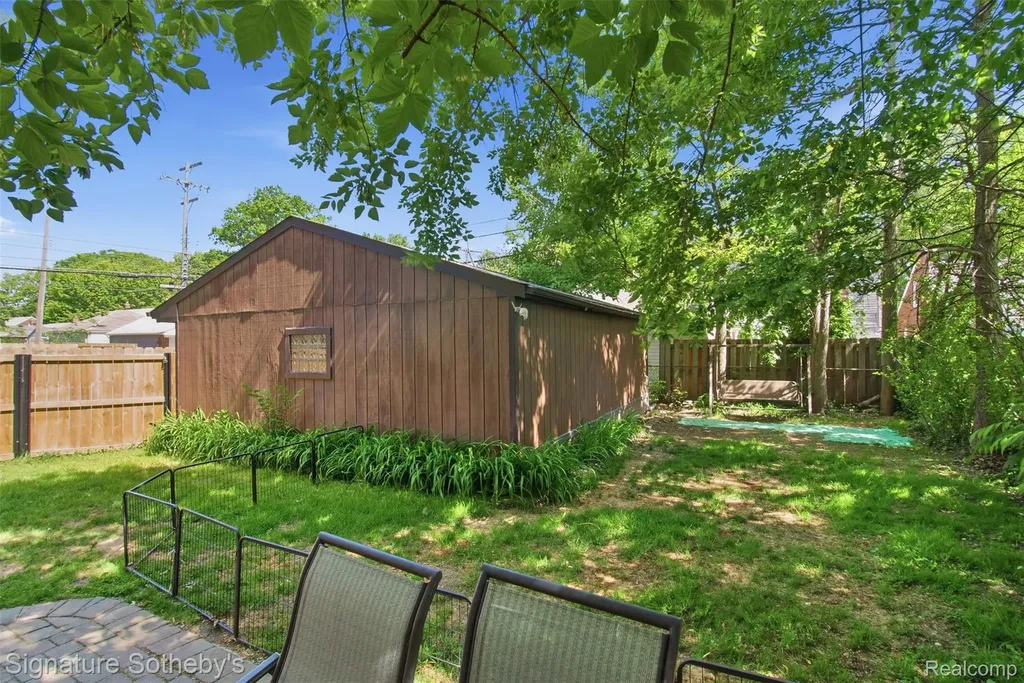 1268 Brys Drive Grosse Pointe Woods City MI 48236