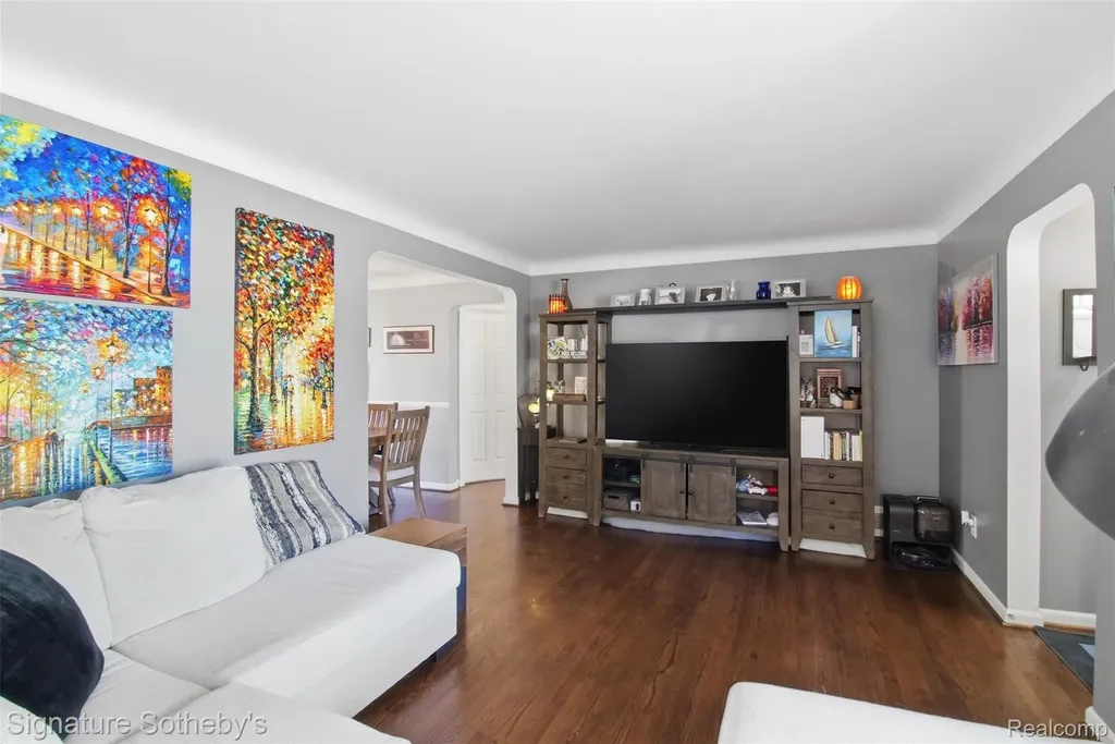1268 Brys Drive Grosse Pointe Woods City MI 48236