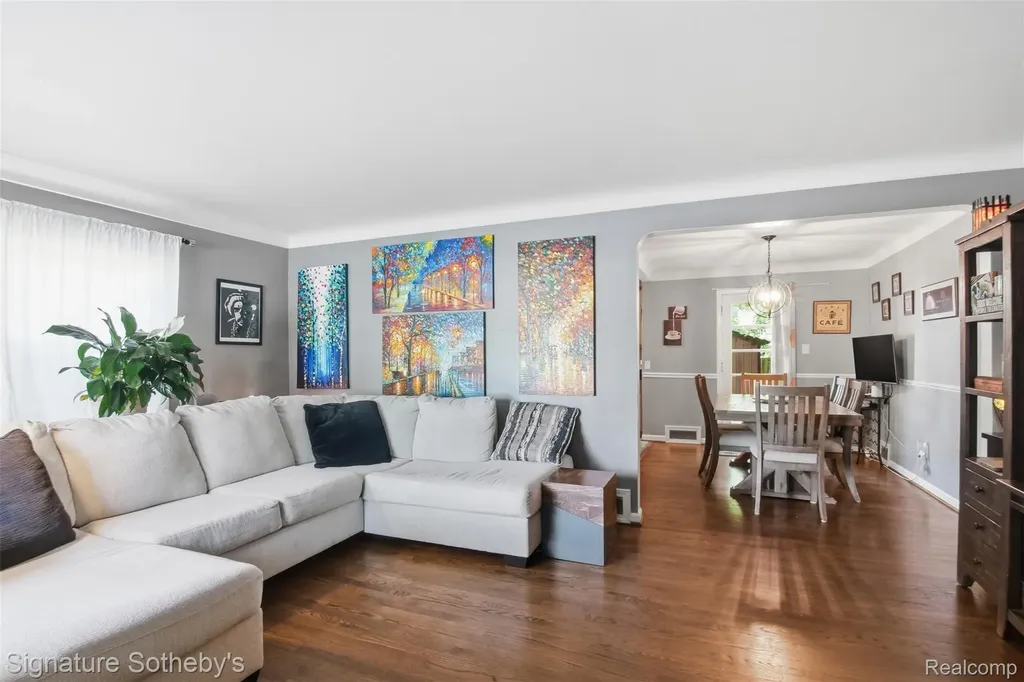 1268 Brys Drive Grosse Pointe Woods City MI 48236
