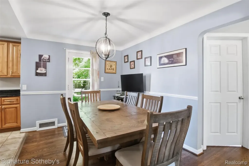 1268 Brys Drive Grosse Pointe Woods City MI 48236