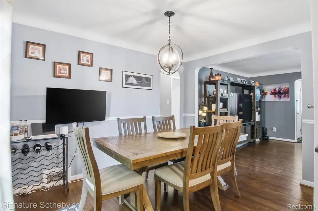 1268 Brys Drive Grosse Pointe Woods City MI 48236