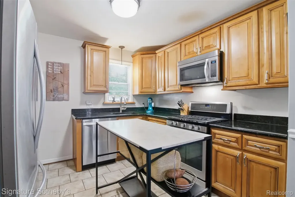 1268 Brys Drive Grosse Pointe Woods City MI 48236