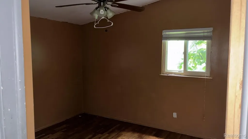 33251 Parkwood Street Westland City MI 48186