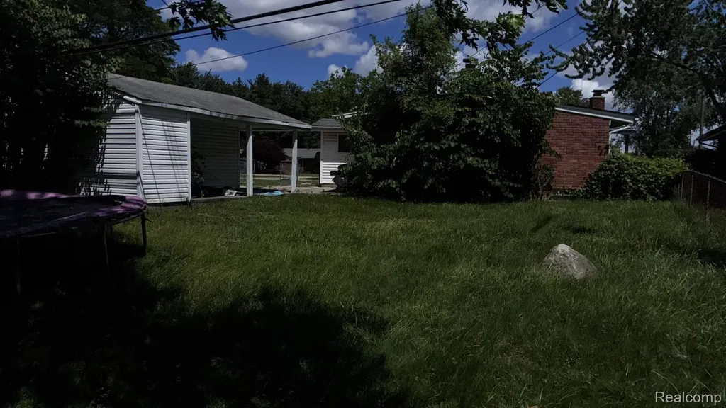 33251 Parkwood Street Westland City MI 48186