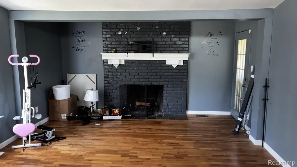 33251 Parkwood Street Westland City MI 48186