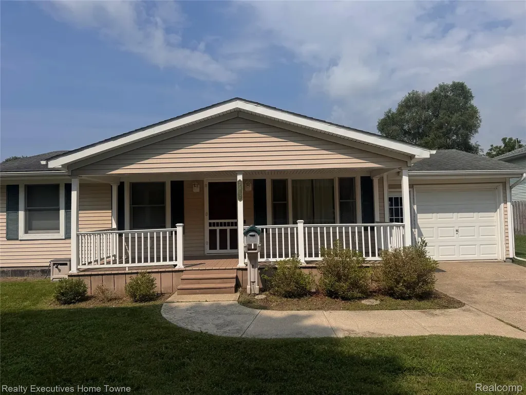 3407 10th Avenue Port Huron City MI 48060