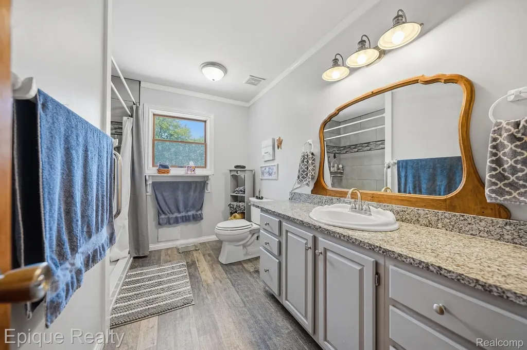 1642 Delmonte Street Wolverine Lake Village MI 48390