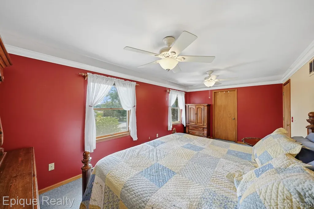 1642 Delmonte Street Wolverine Lake Village MI 48390