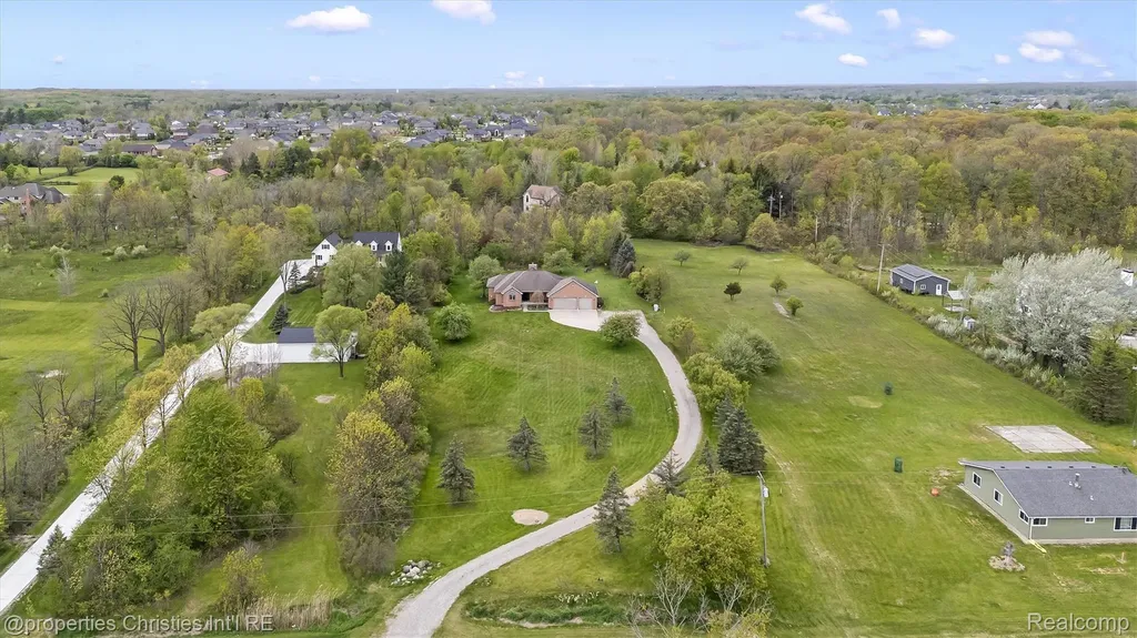23071 Napier Road Lyon Charter Township MI 48167