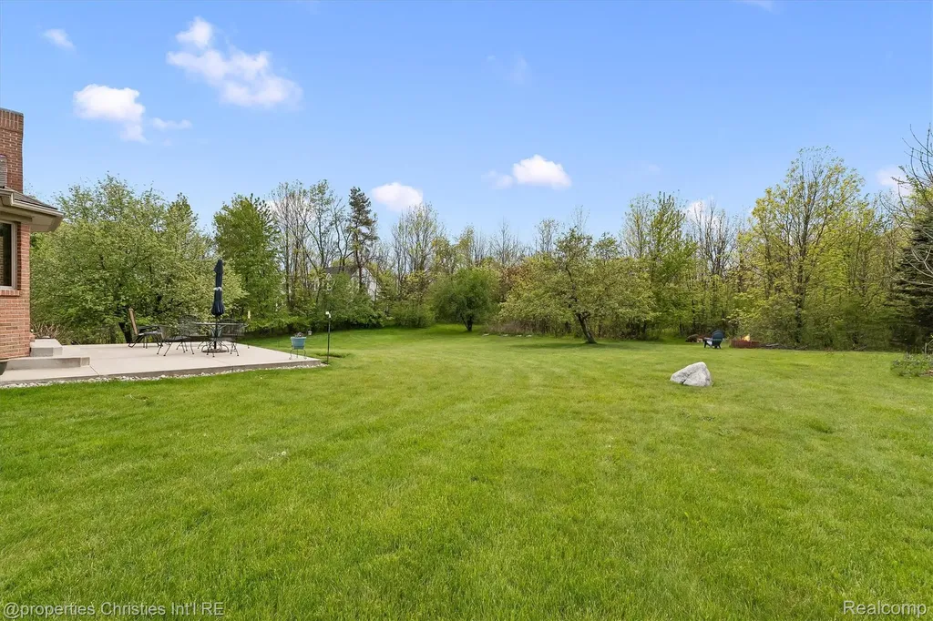 23071 Napier Road Lyon Charter Township MI 48167