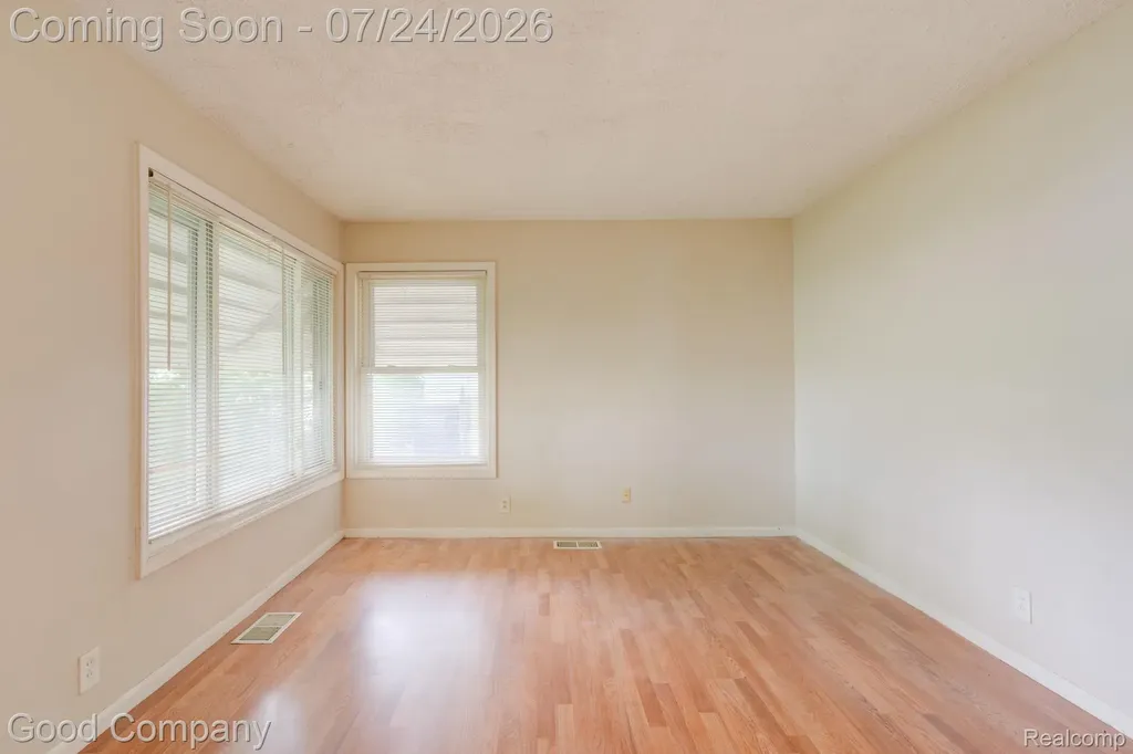 5700 Farnum Street Westland City MI 48186