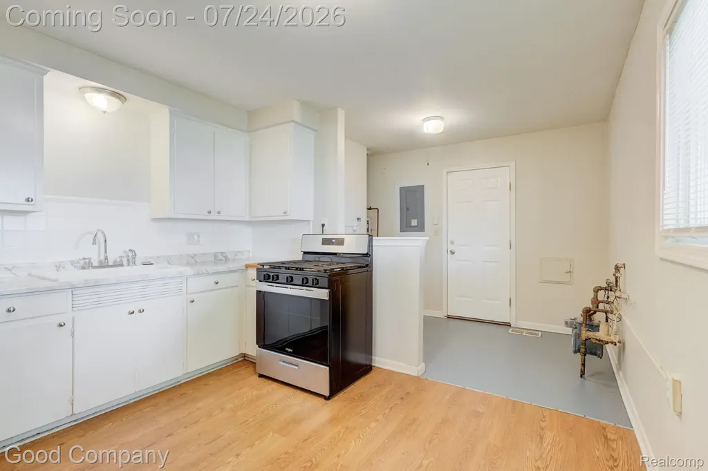 5700 Farnum Street Westland City MI 48186