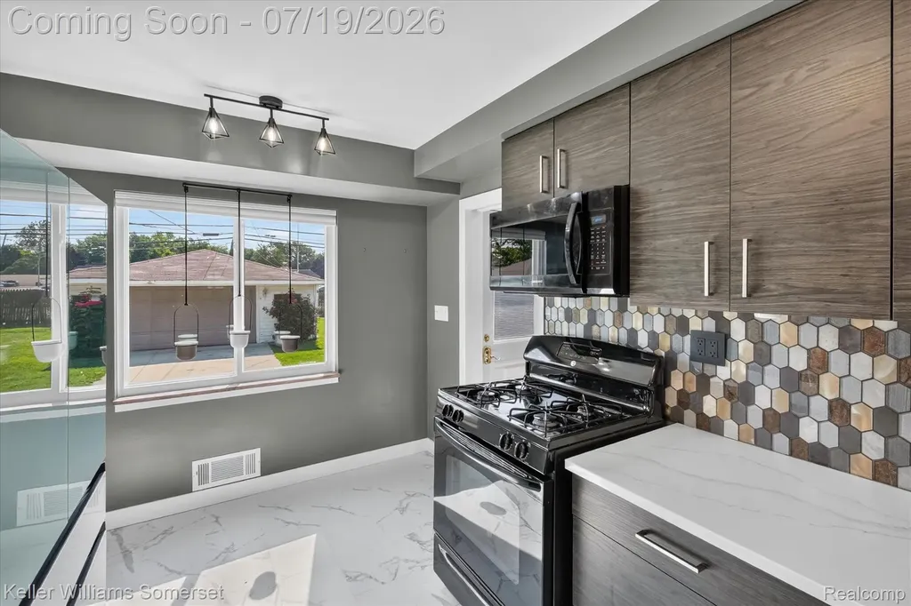28326 Brush Street Madison Heights City MI 48071