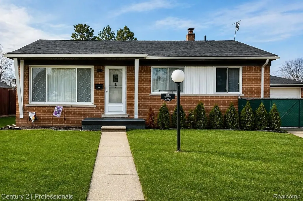 31274 Fernwood Street Westland City MI 48186