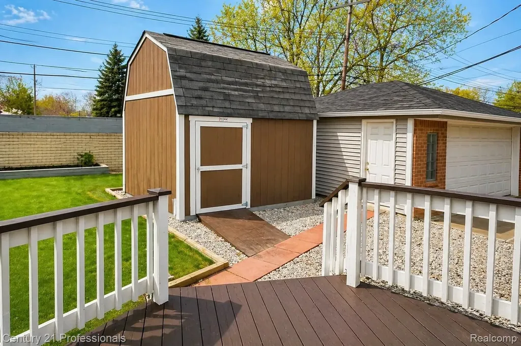 31274 Fernwood Street Westland City MI 48186