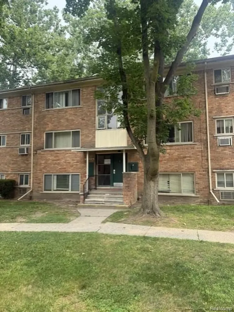 17274 Bentler Street Detroit City MI 48219