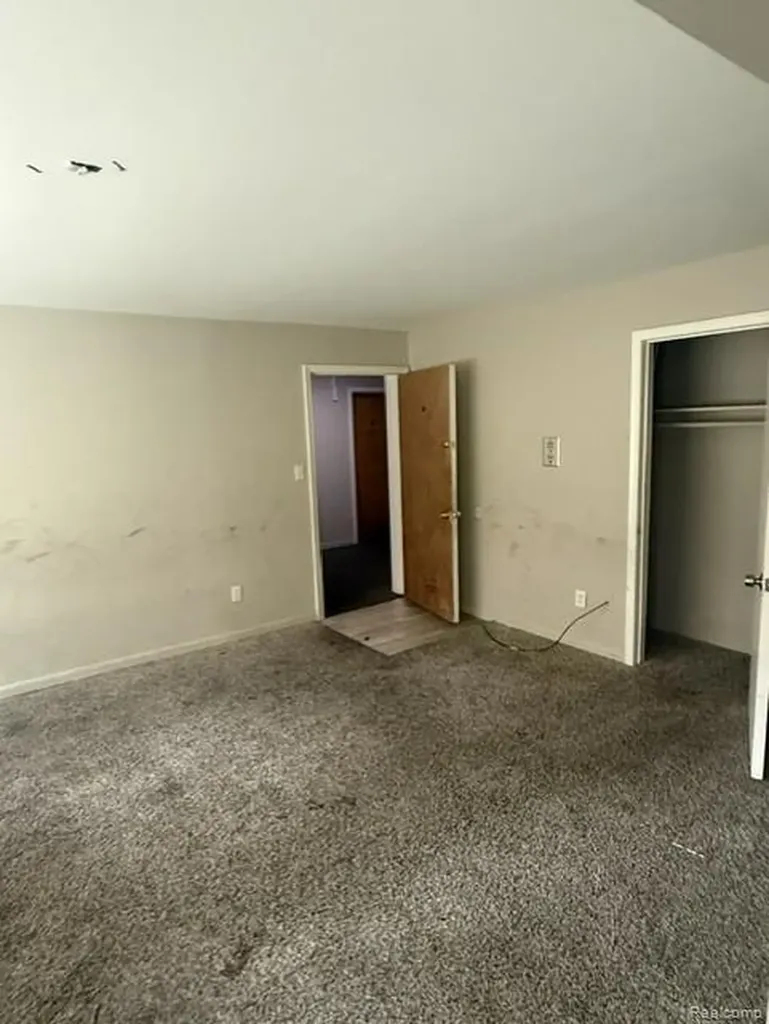 17274 Bentler Street Detroit City MI 48219