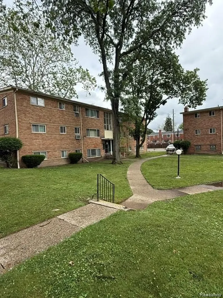 17274 Bentler Street Detroit City MI 48219