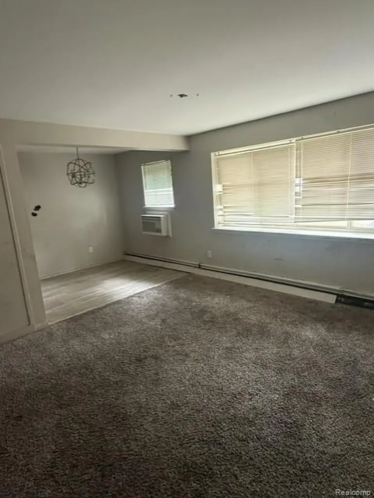 17274 Bentler Street Detroit City MI 48219