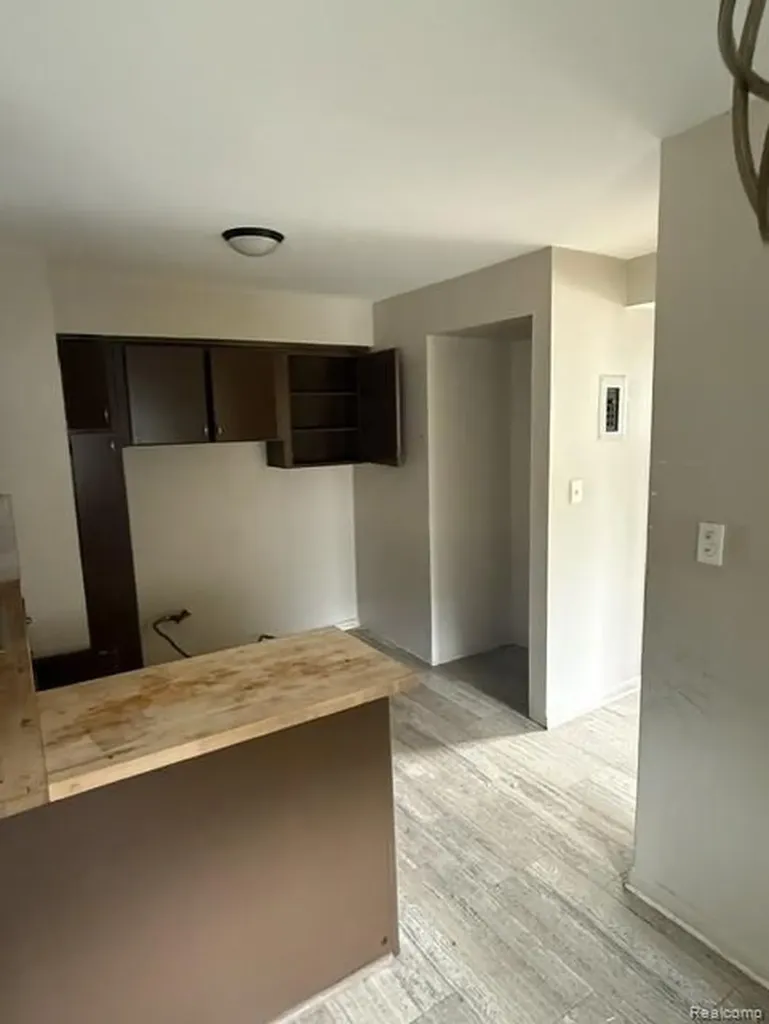 17274 Bentler Street Detroit City MI 48219