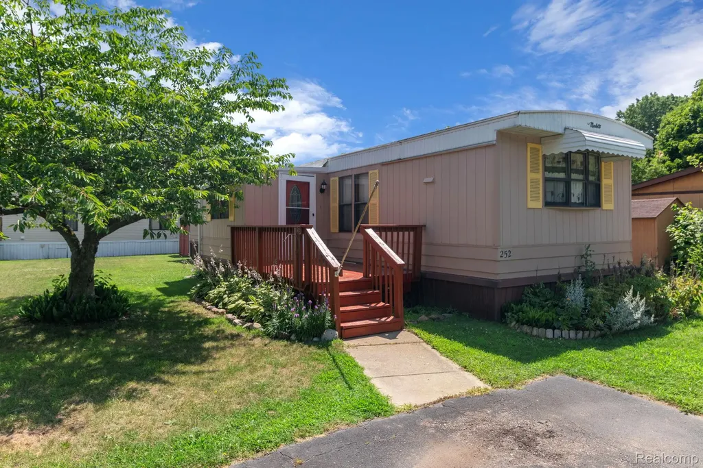 351 North Squirrel Road Auburn Hills City MI 48326