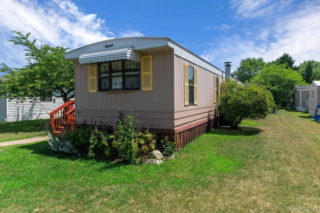 351 North Squirrel Road Auburn Hills City MI 48326