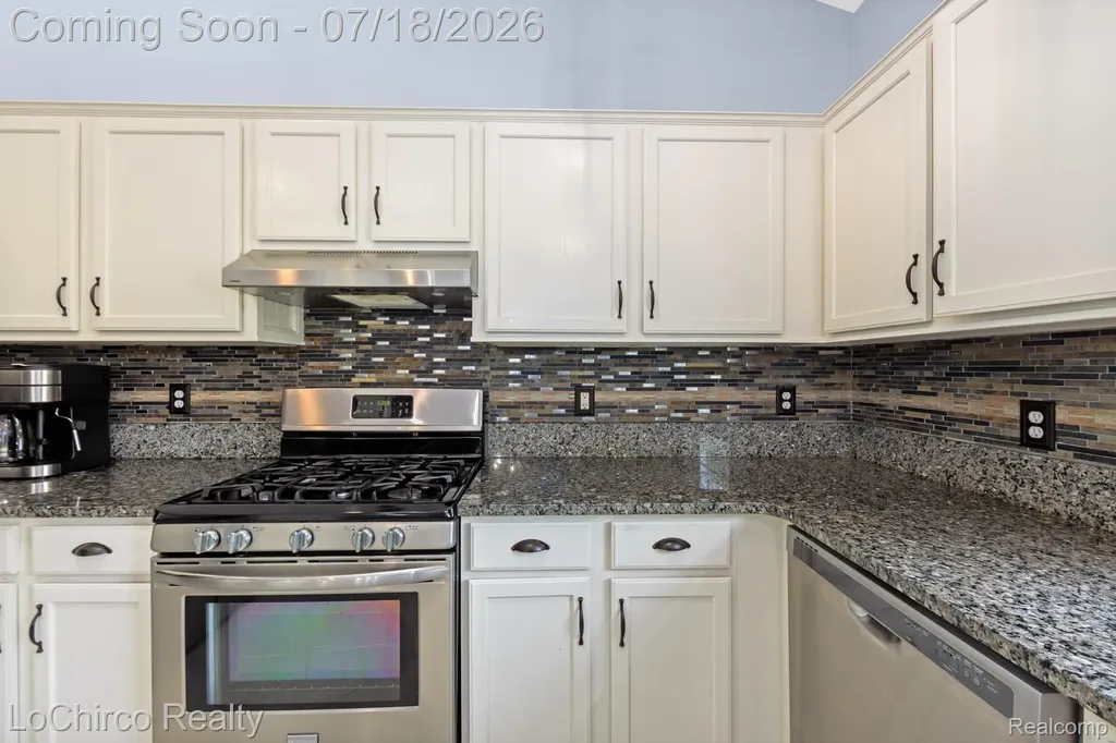 321 Forestview Drive Waterford Charter Township MI 48327