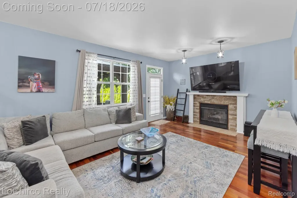 321 Forestview Drive Waterford Charter Township MI 48327
