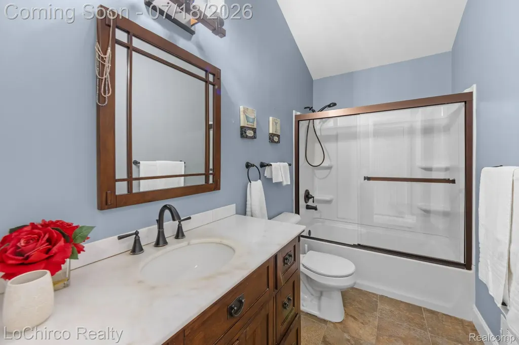 321 Forestview Drive Waterford Charter Township MI 48327